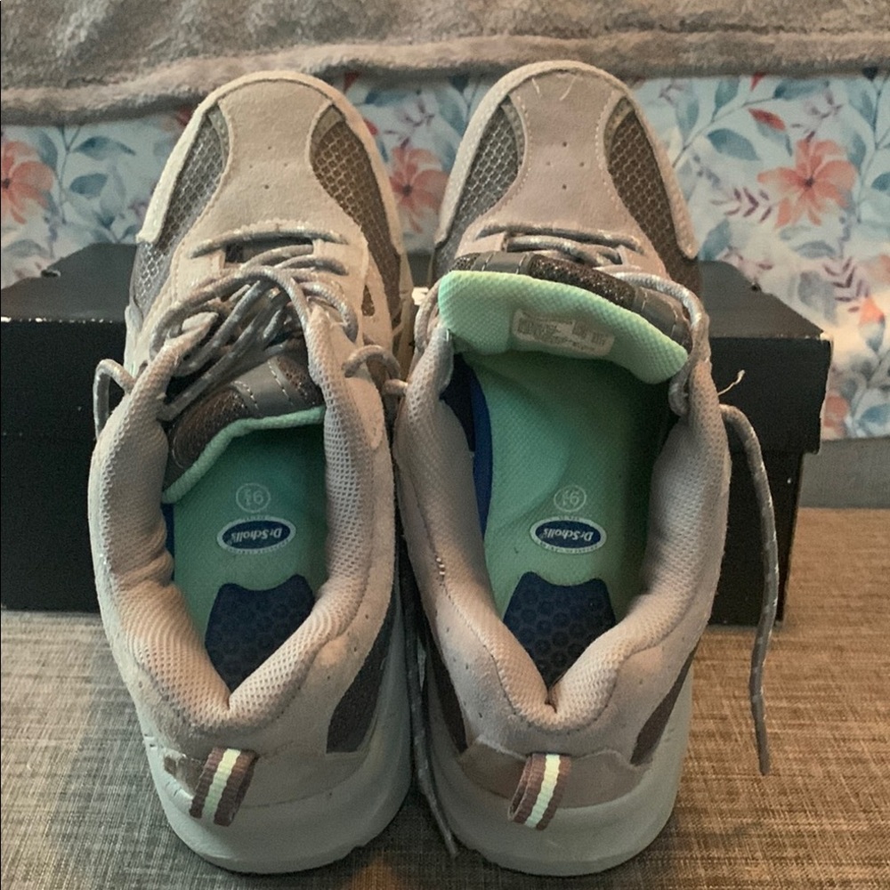 Dr. Scholl’s , Men’s Gray and Tan Sneakers
